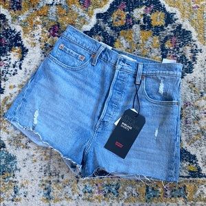 Levi’s Ribcage Short